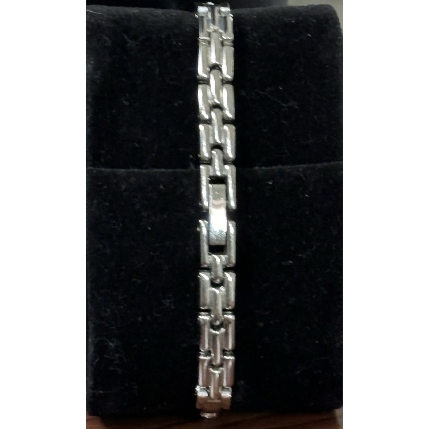Vintage Y2K Rhinestone Sparkle Watch Mother Of Pearl NEEDS BATTERY Silver Tone