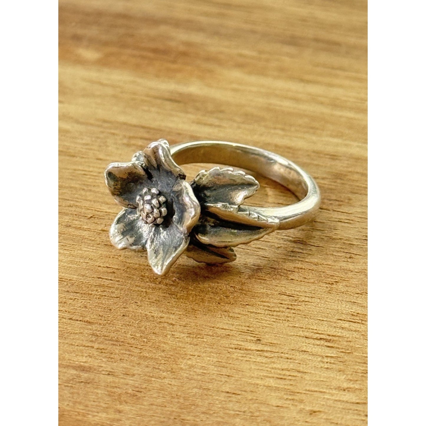 James Avery RARE Retired Silver Christmas Flower Ring Size 5.5