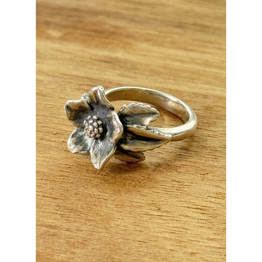 James Avery RARE Retired Silver Christmas Flower Ring Size 5.5