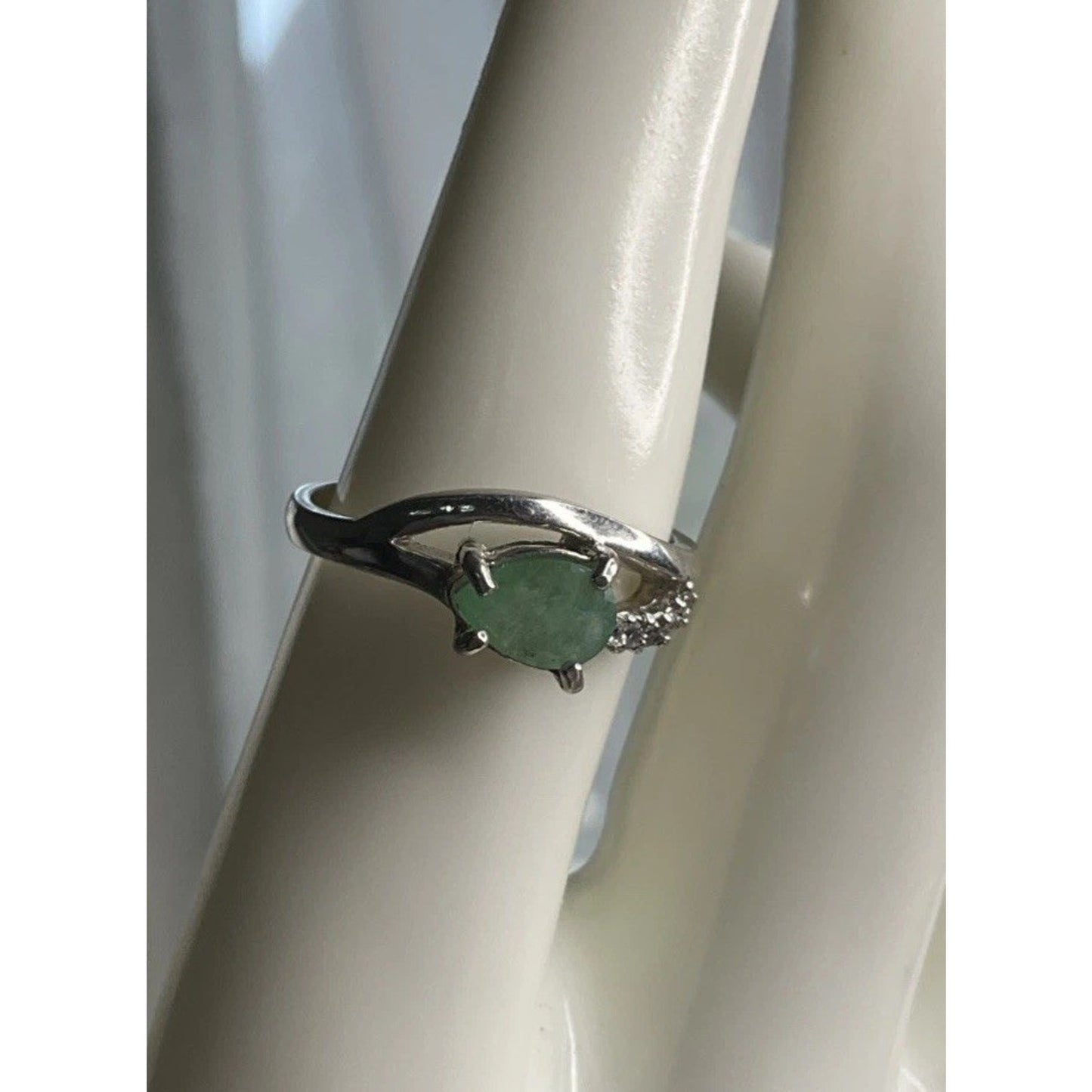 925 Sterling Silver Green Stone Ring Size 8 Oval Cabochon CZ Accent Ring