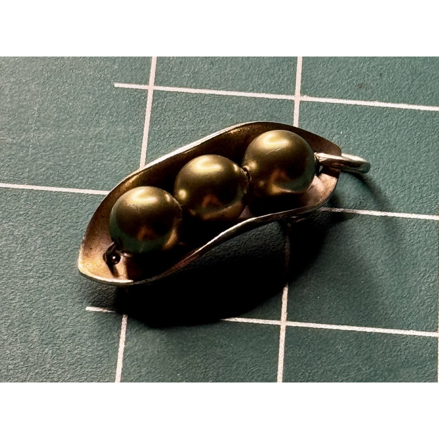 Vintage Sterling Silver 3 Peas in a Pod Pendant Artisan Green Bead Charm