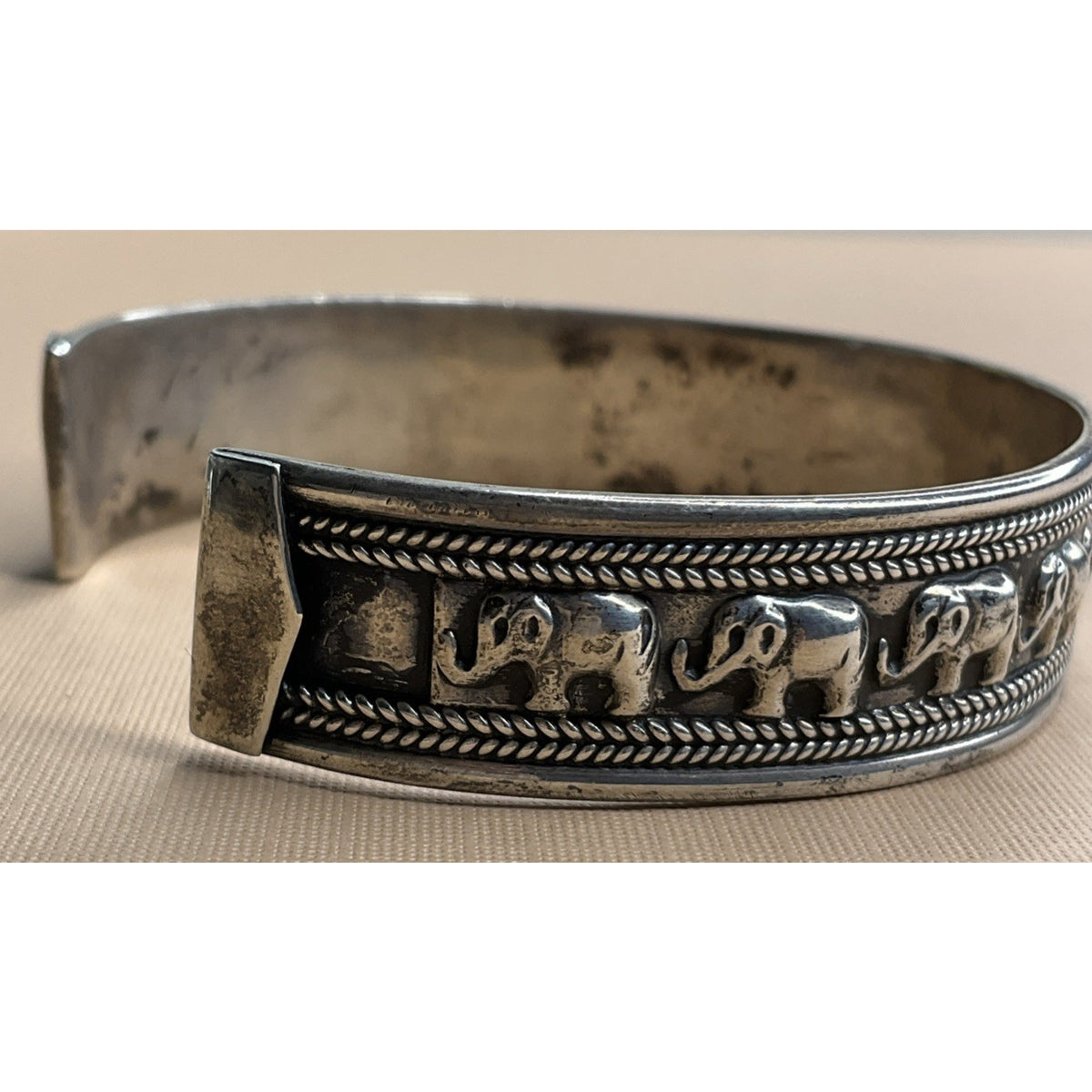 925 Sterling Silver Elephant Cuff Bracelet 27g Oxidized Rope Detail Vintage
