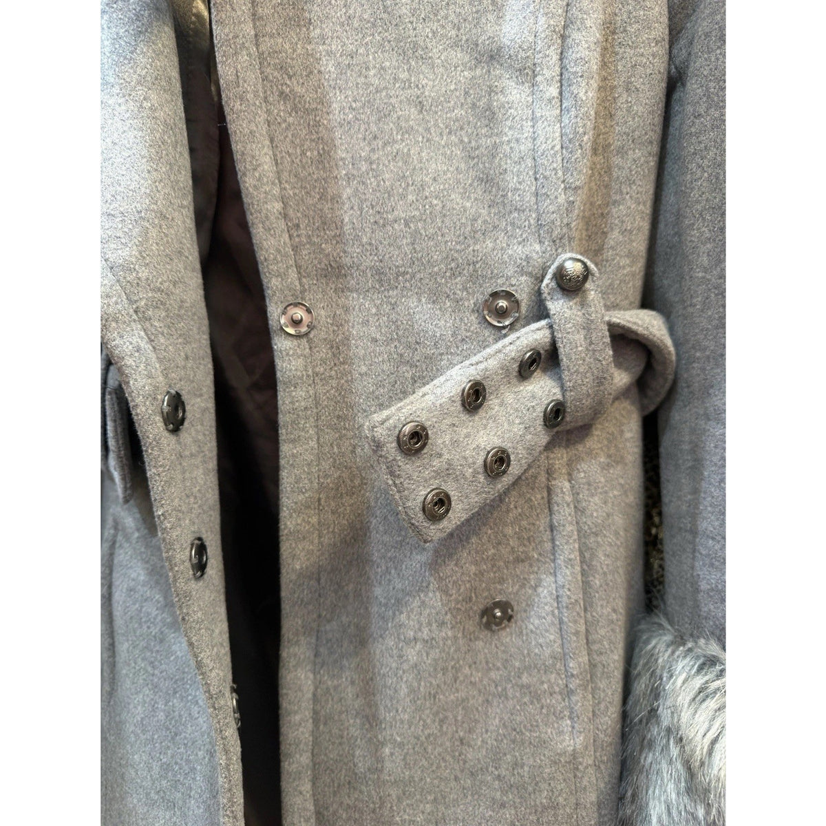 Bebe Women’s XS Gray Faux Fur Trim Long Coat Belted Statement Winter Jacket