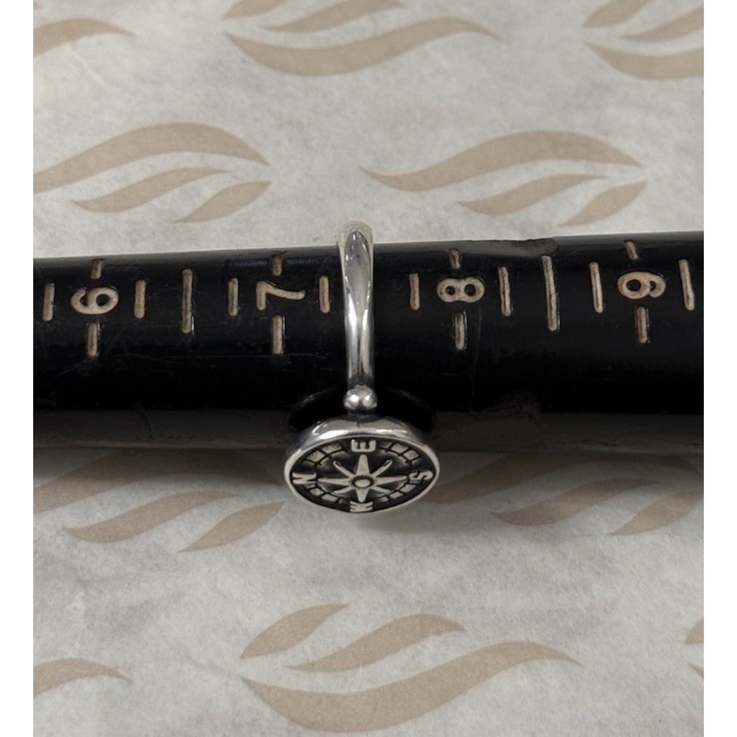 Pre owned James Avery Retired Sterling Silver “Life’s Journey” Compass Ring Size 7.5