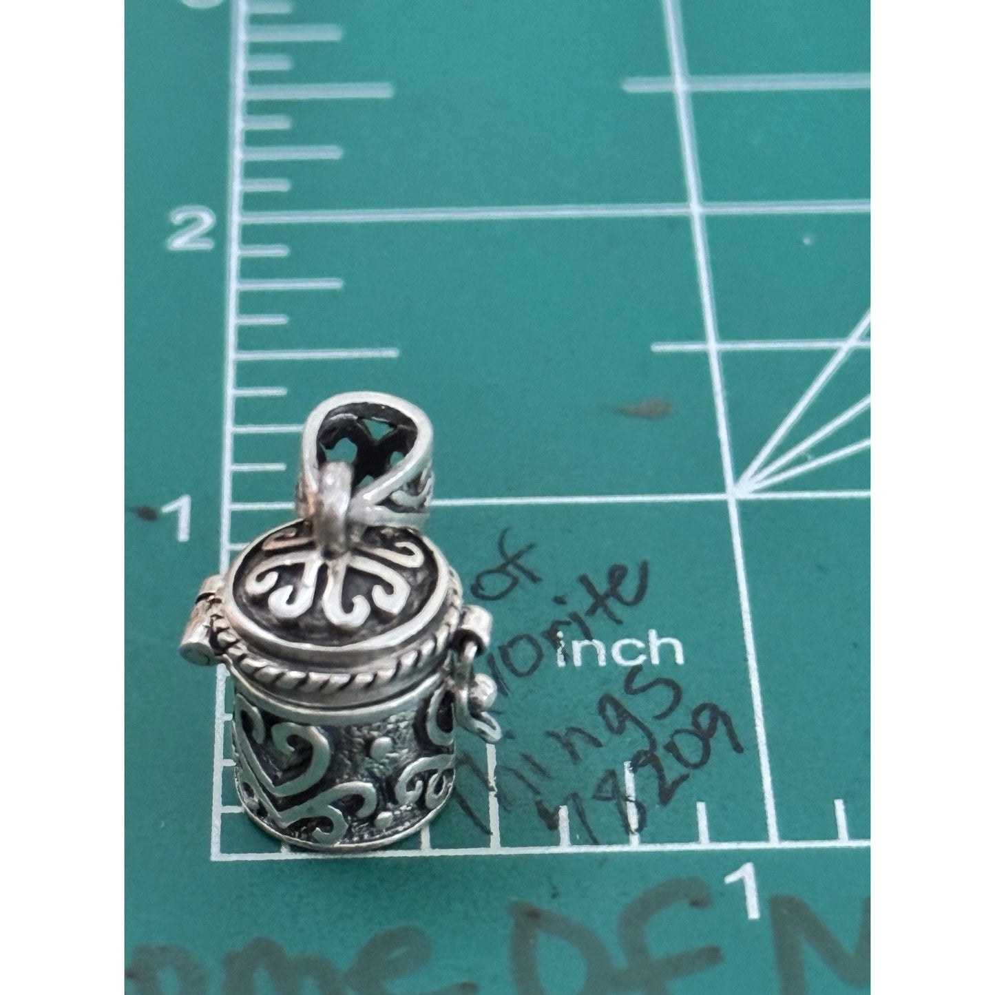 Vintage IBB 925 Sterling Silver Hinged Prayer Box Keepsake Pendant 4.4g