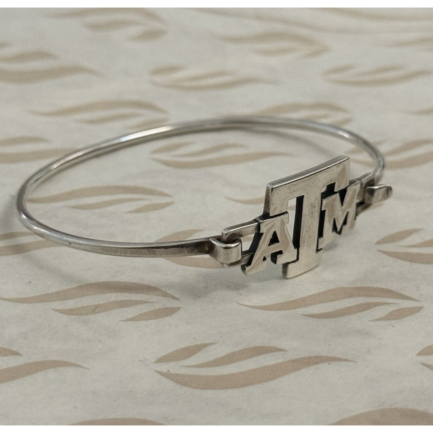 Pre owned James Avery Retired Sterling Silver Texas A&M Clip-on Bracelet