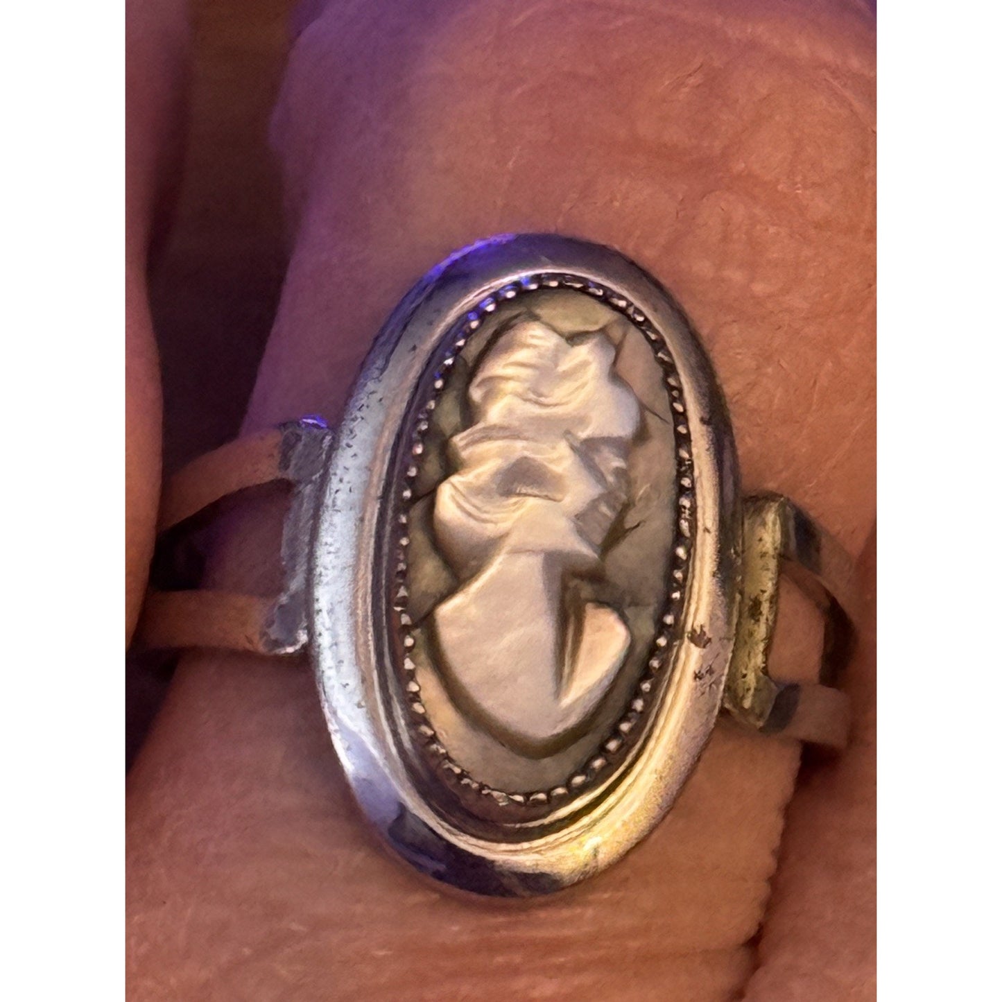 Vintage Signed Sarah Coventry Sterling Silver Mother Of Pearl Cameo Ring, 6.5