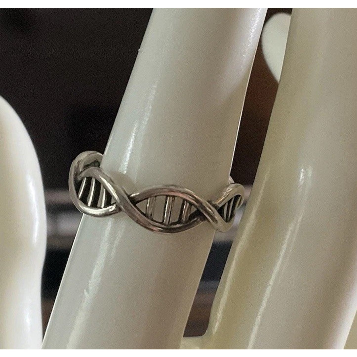 Sterling Silver DNA Ring 925 Double Helix Infinity Twist Band Size 7.5