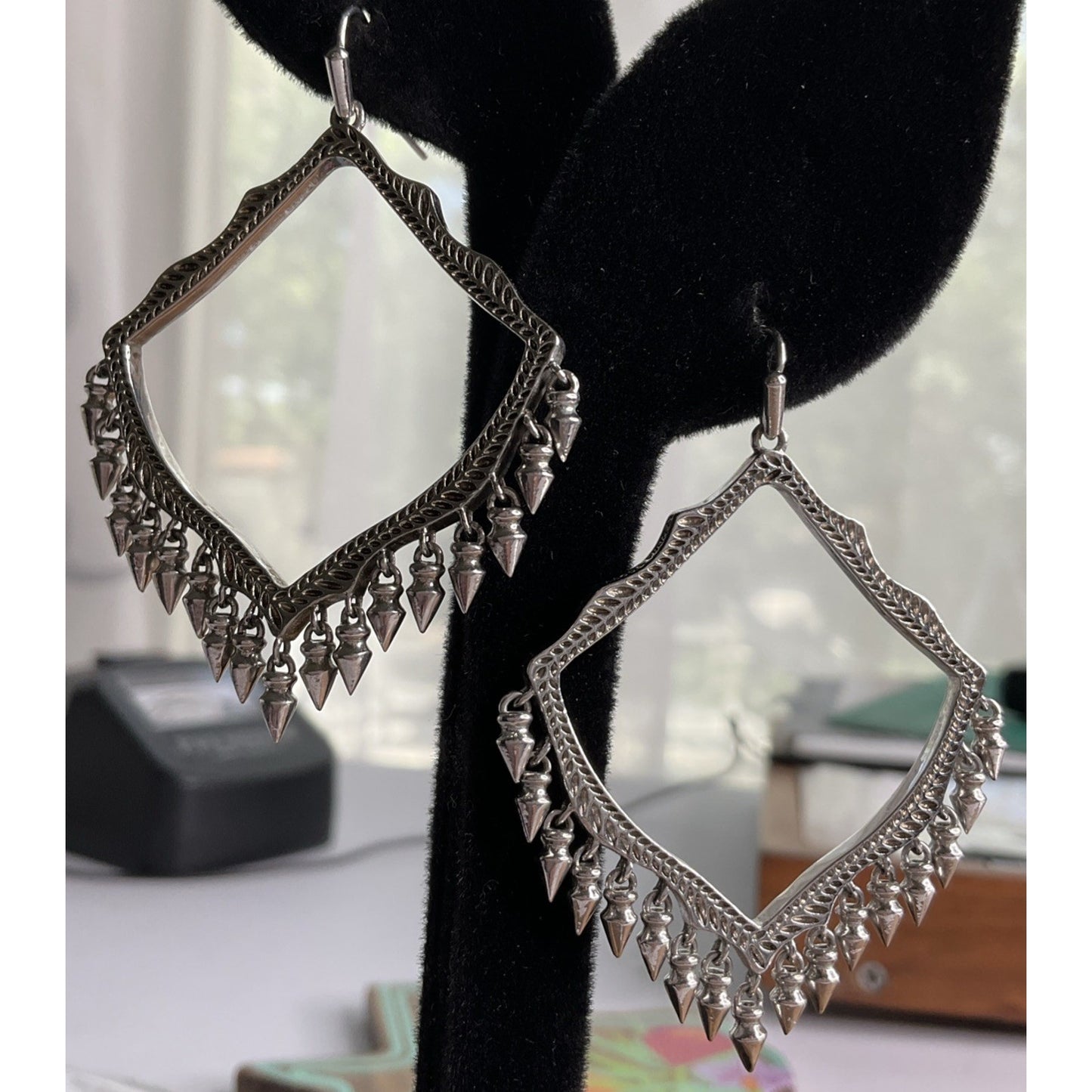 Retired Kendra Scott Geometric Silver Tone Dangle Lacy Fringe Earrings