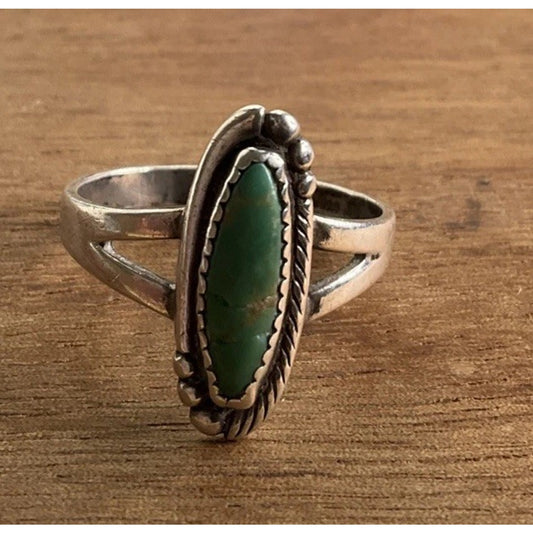 Vintage Navajo Oval Turquoise Sterling Silver Southwestern Style Ring Size 8