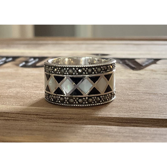 Vintage Sterling Silver Marcasite Mother of Pearl Onyx Inlay Ring Size 8