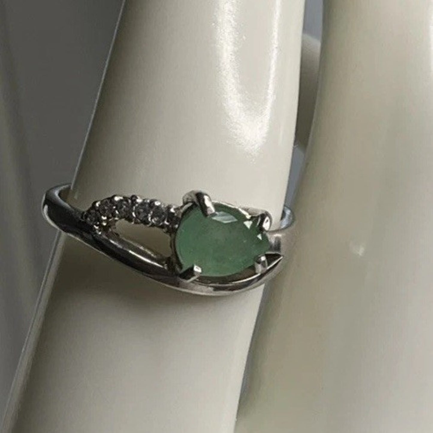 925 Sterling Silver Green Stone Ring Size 8 Oval Cabochon CZ Accent Ring