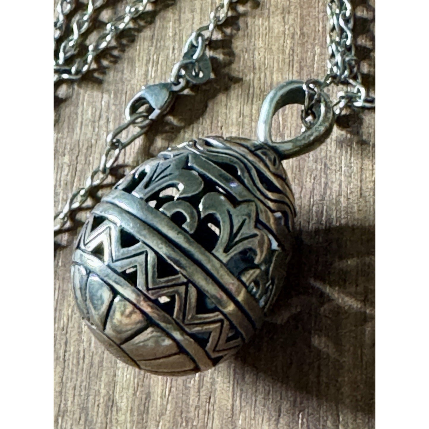 Pre Owned James Avery Retired X Large 3D Fleur De Lis Filigree Egg Pendant W/ 18” Necklace