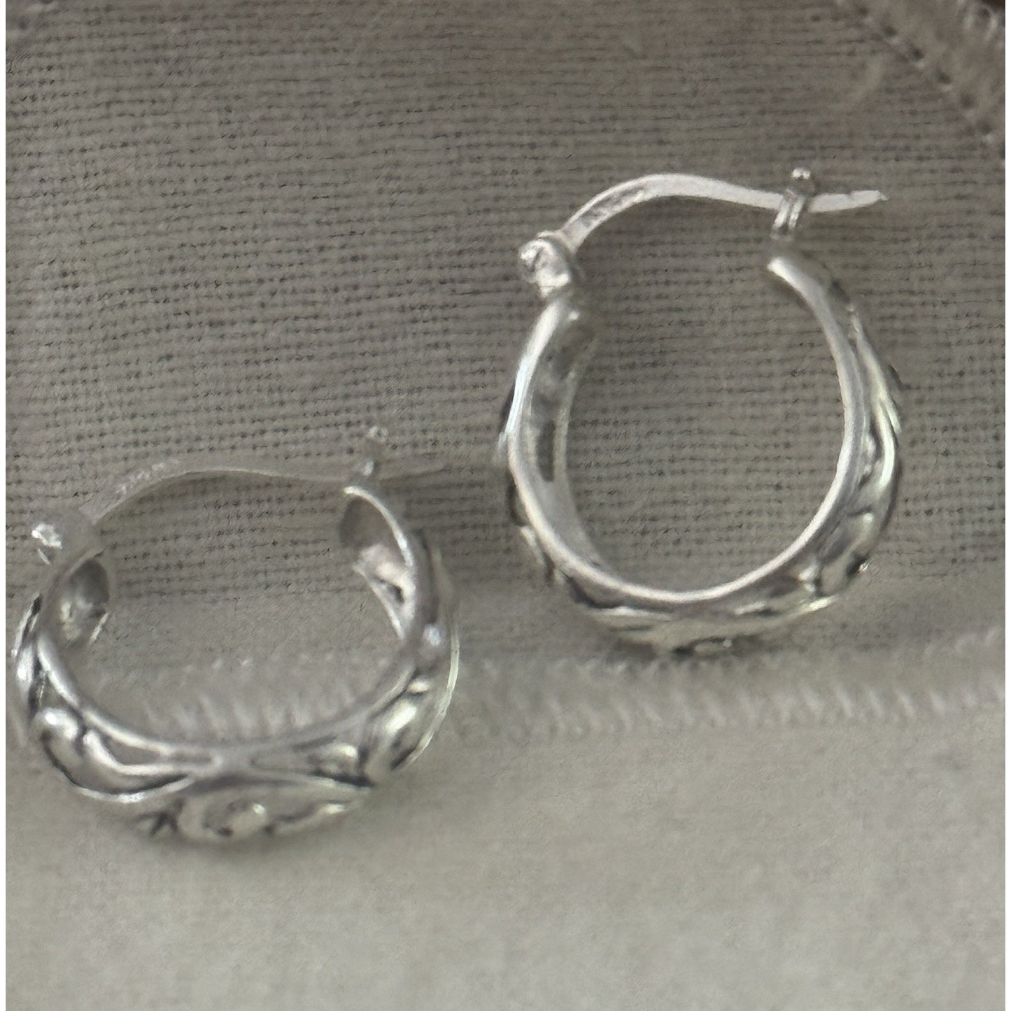 Vintage Sterling Silver Vine Hoop Earrings 925 TH Scroll Design Thailand 2.5g