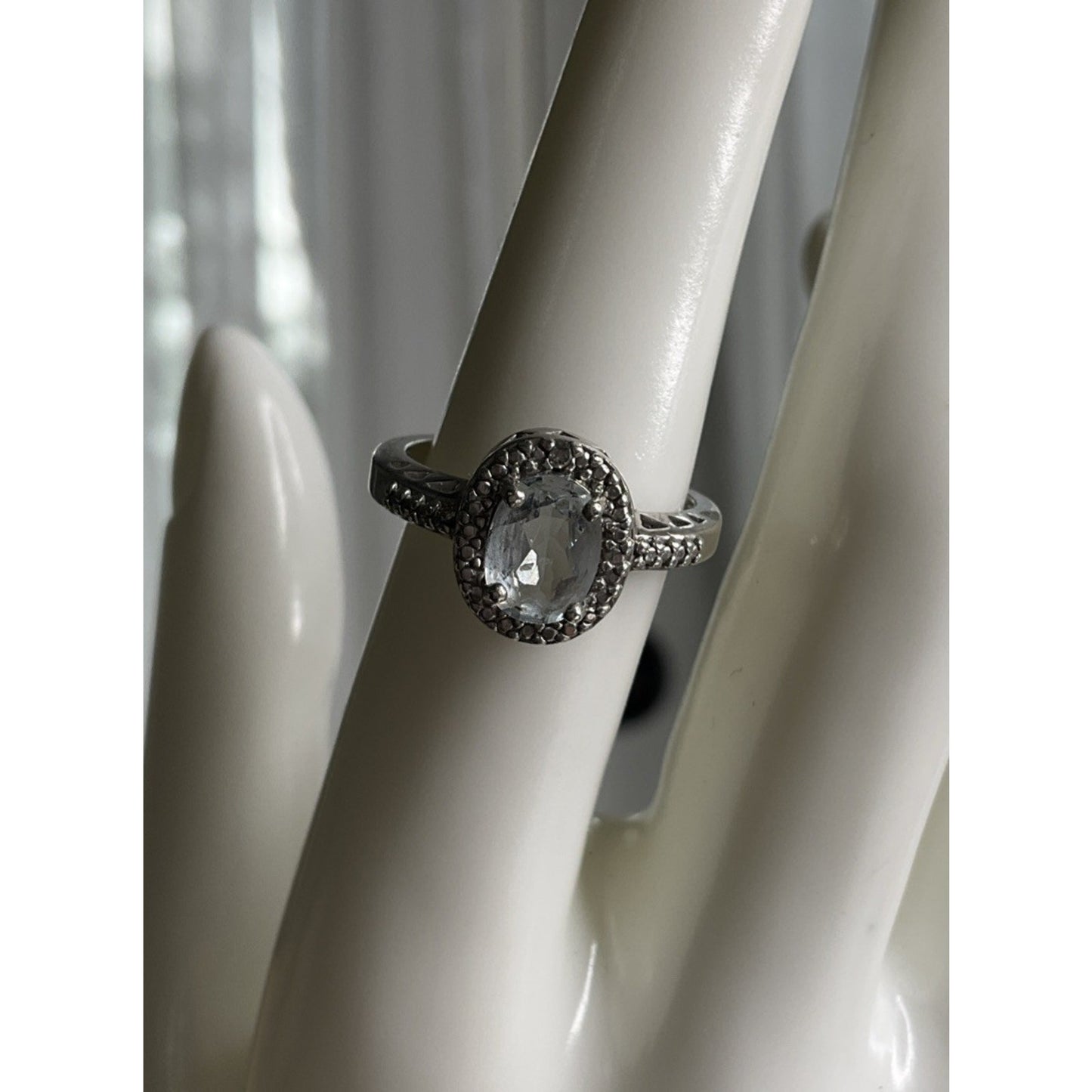 Sterling Silver 925 Oval Clear Stone Halo Ring Size 7.25