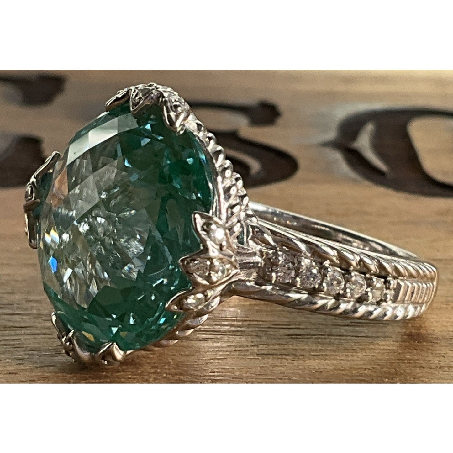 Judith Ripka Sterling Silver Green Spinel Gemstone Statement Ring Size 7.5