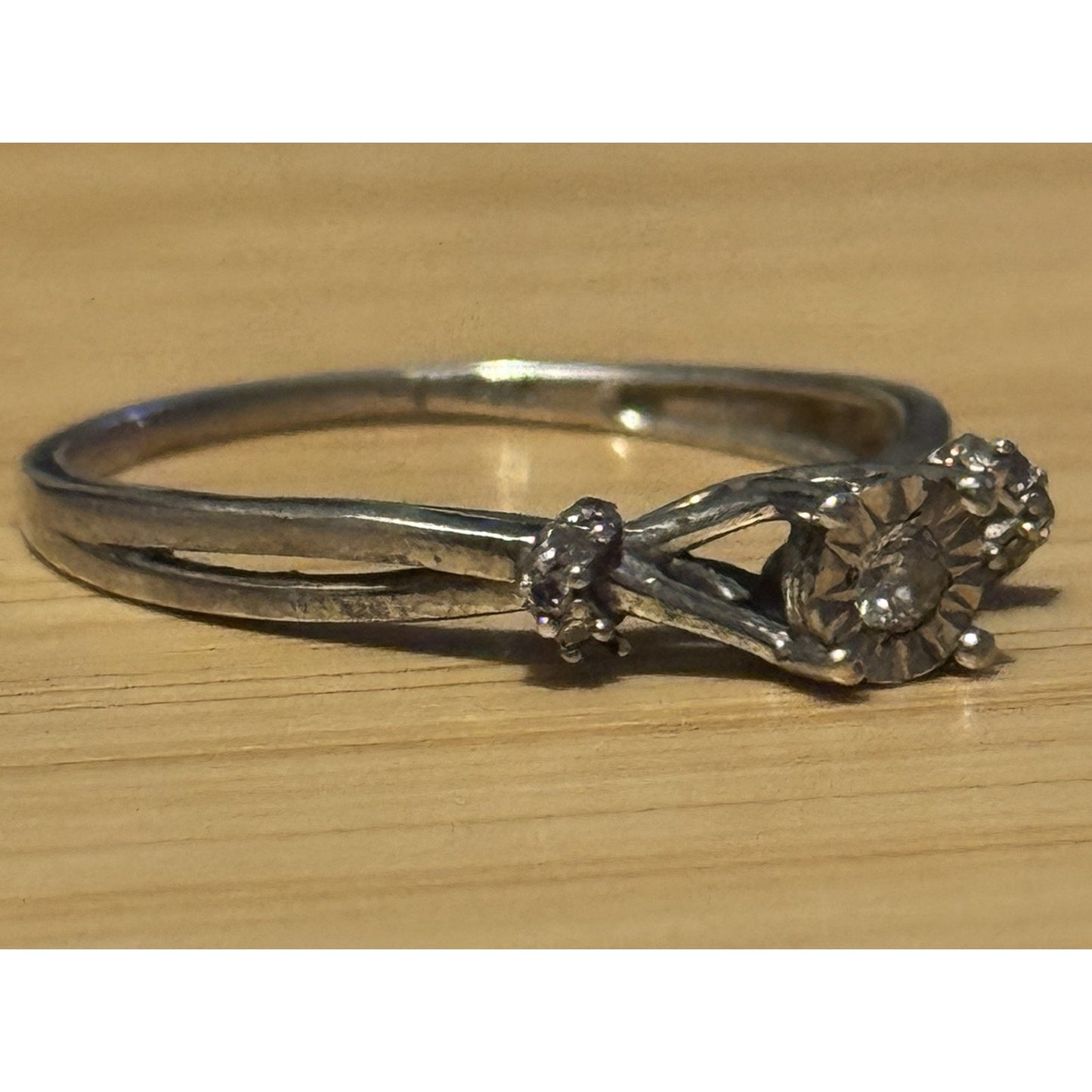 Vintage Sterling Silver Diamond Accent Sweetheart Ring Size 9 Starburst Setting