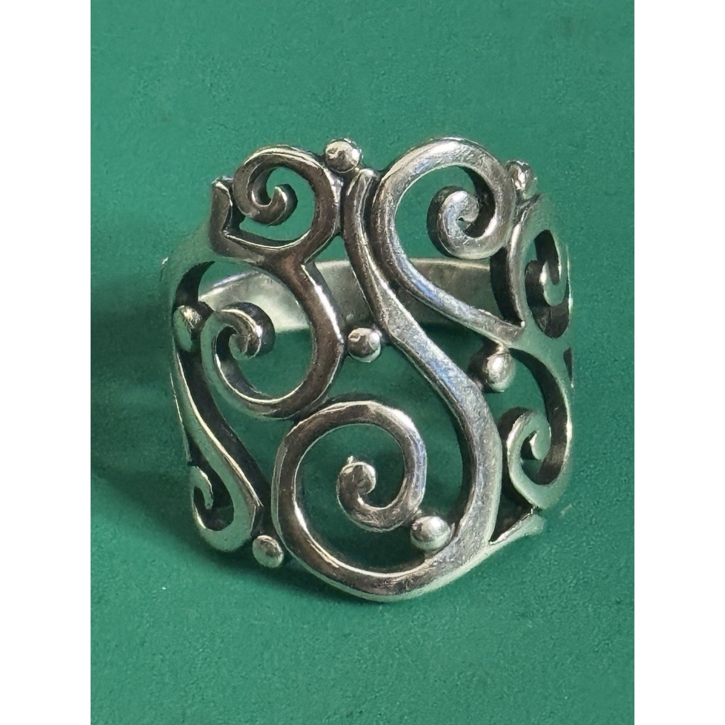 Pre owned Retired James Avery Sterling Silver Open Sorrento Ring Size 7.5