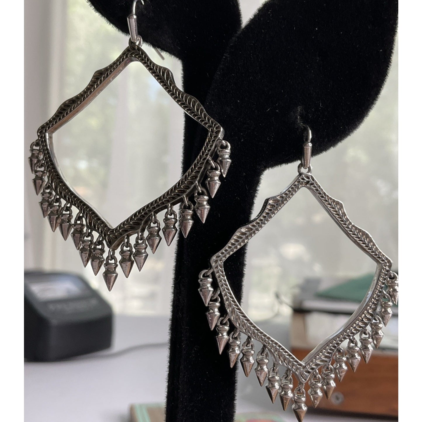 Retired Kendra Scott Geometric Silver Tone Dangle Lacy Fringe Earrings