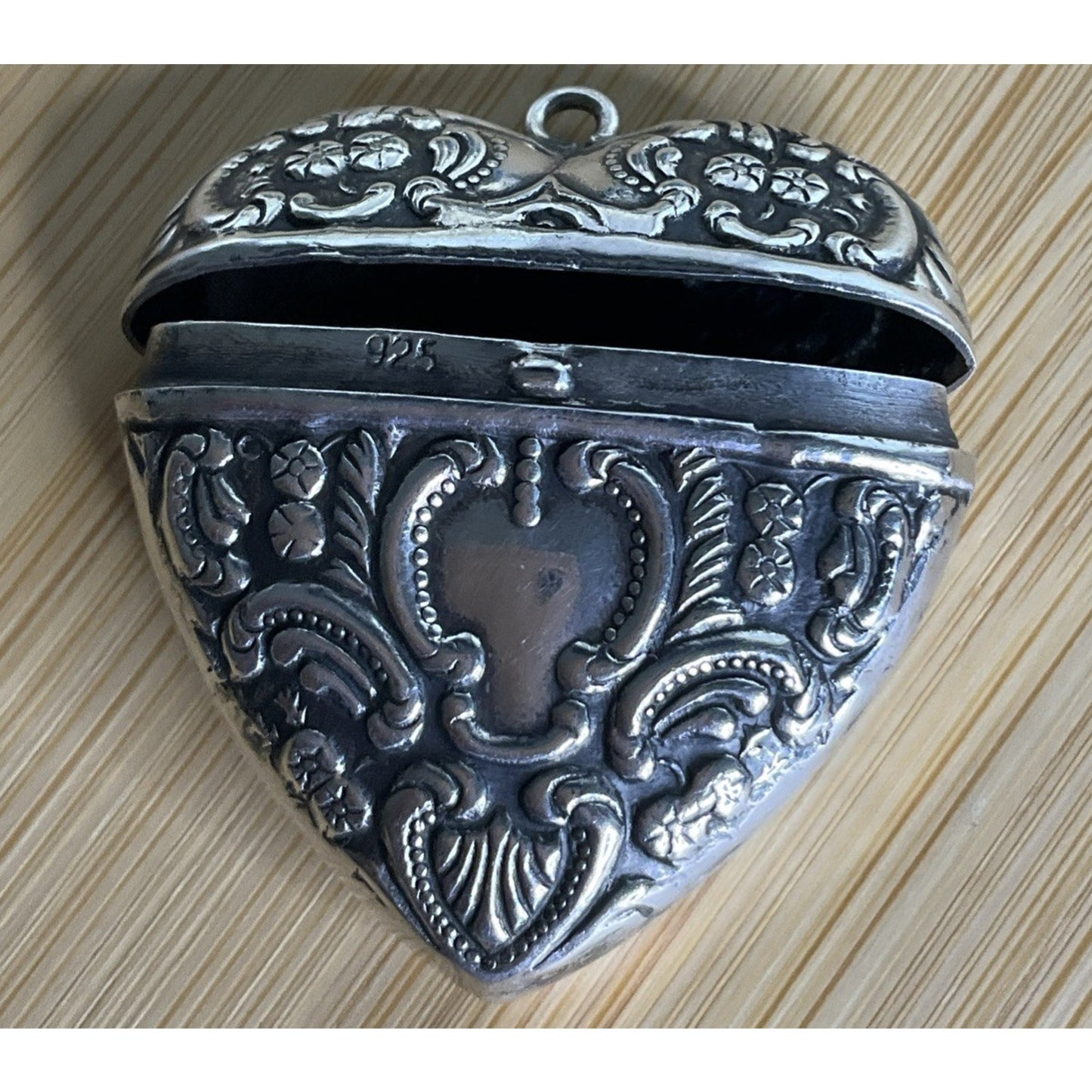 Vintage Victorian Heart Shaped Sterling Silver Repousse Match Safe Pendant 925