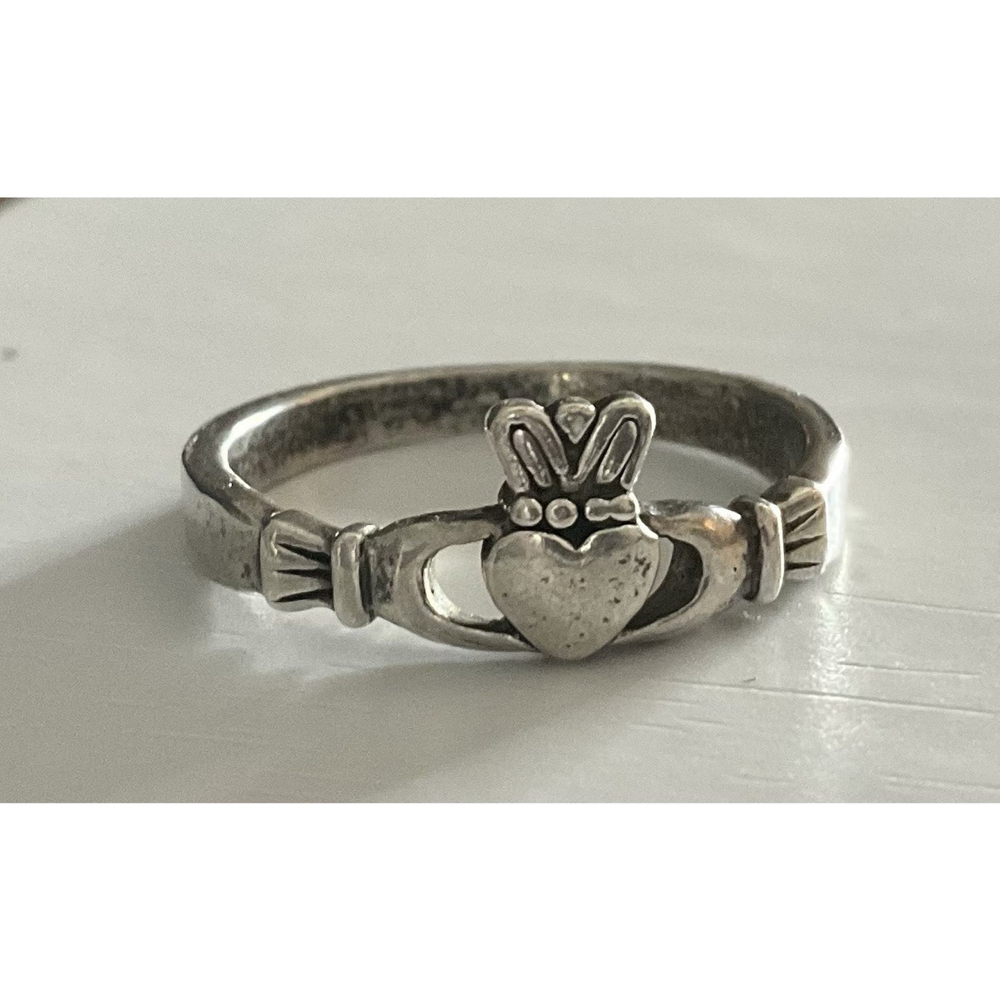 Vintage Avon Claddagh Silver Tone Size 6.5 Heart Crown Hands Irish Live Ring
