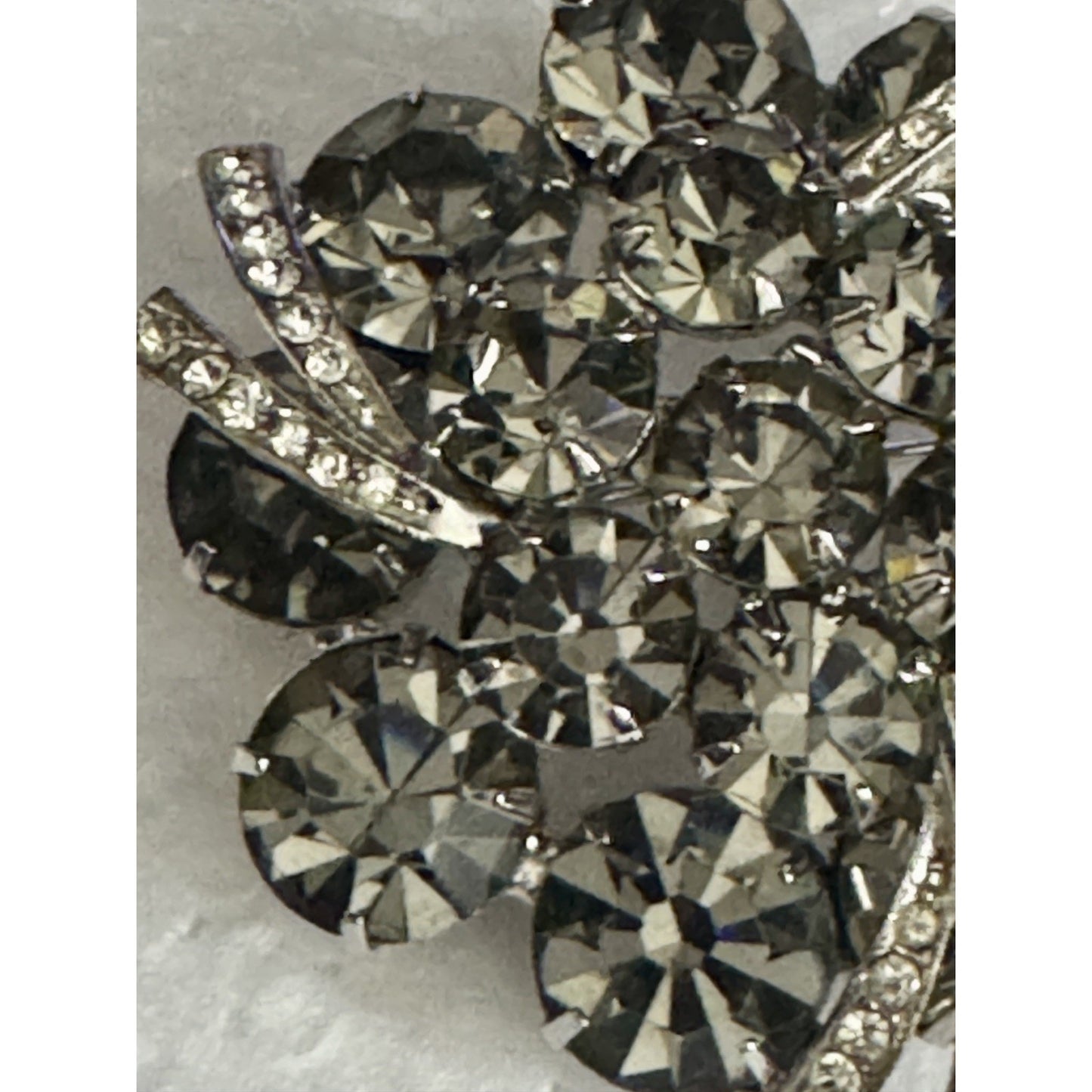 Vintage Weiss Smoky Gray Rhinestone Brooch & Earrings Demi Parure Mid Century