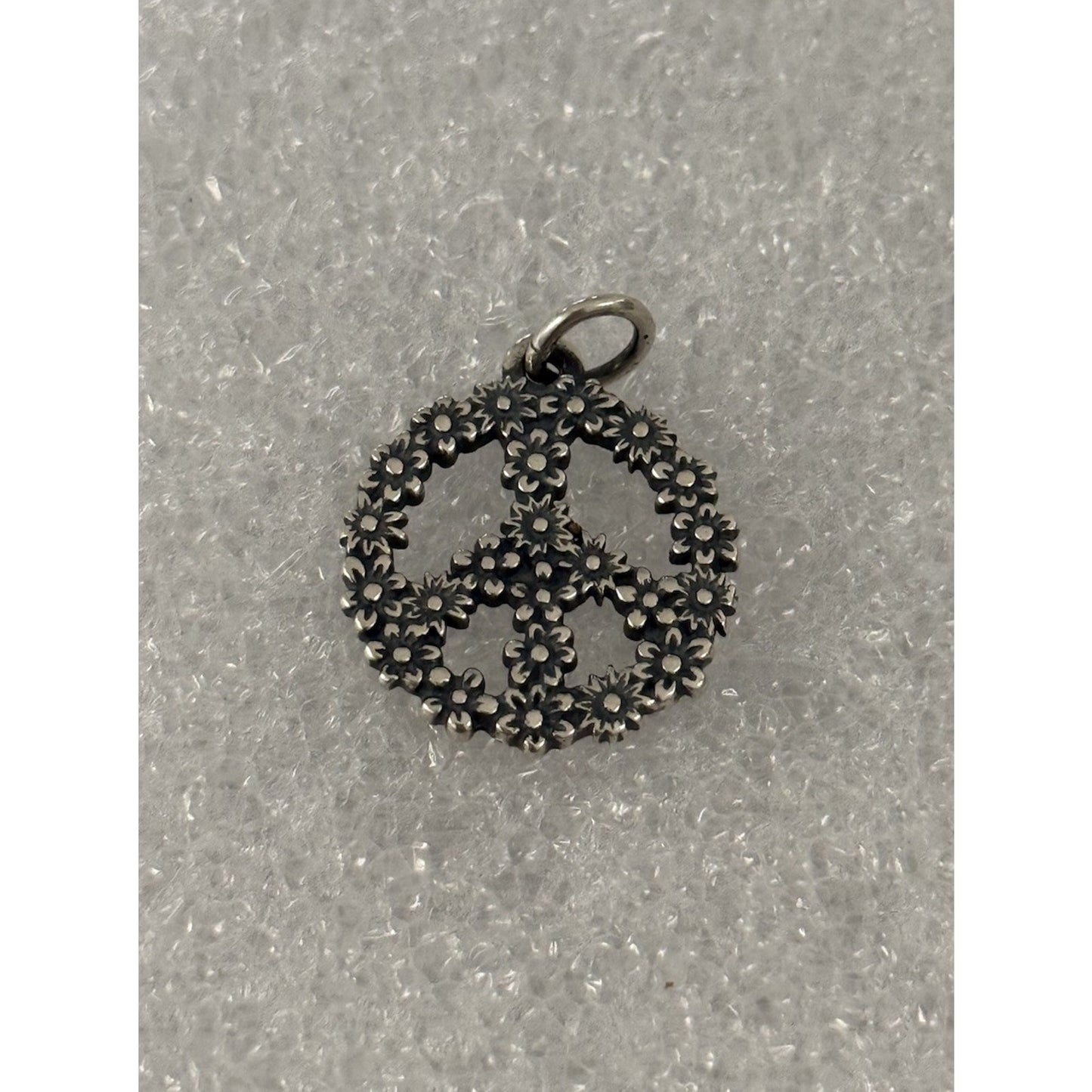 Pre owned James Avery Retired Sterling Silver Floral Peace Sign Charm