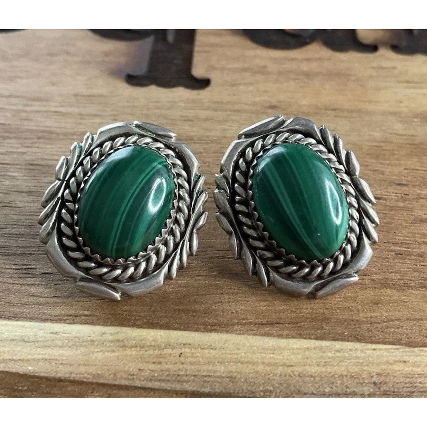 Vintage Sterling Silver Malachite Earrings Southwestern Rope Leaf Design 8.9gr
