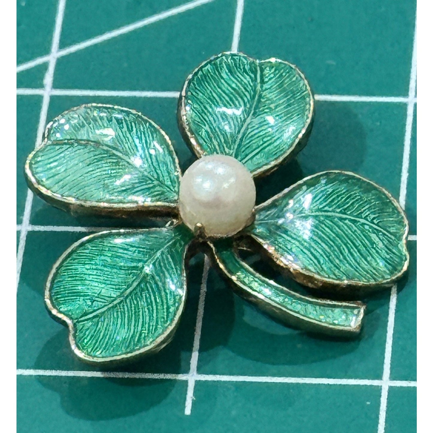 Vintage Green Enamel Shamrock Four Leaf Clover With Pearl Lucky Pin Brooch
