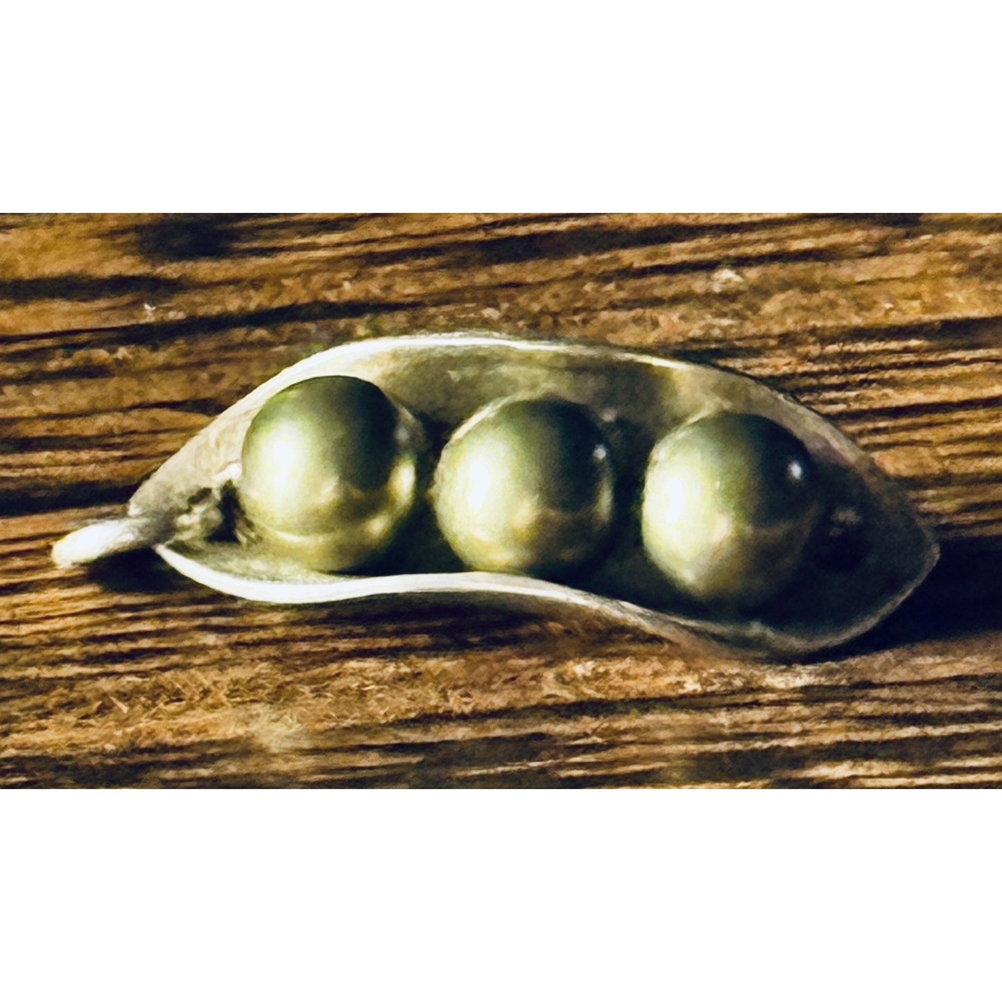 Vintage Sterling Silver 3 Peas in a Pod Pendant Artisan Green Bead Charm