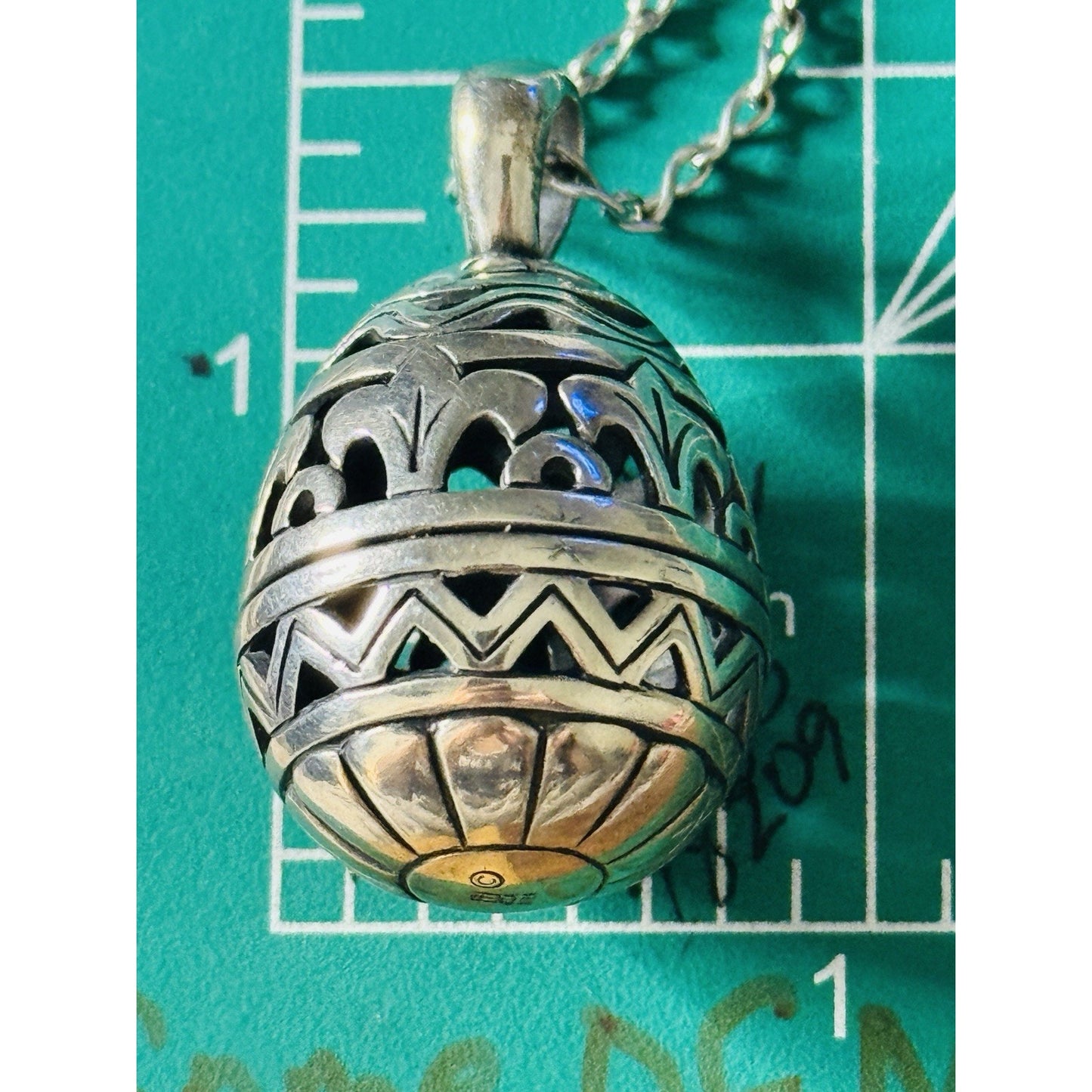 Pre Owned James Avery Retired X Large 3D Fleur De Lis Filigree Egg Pendant W/ 18” Necklace