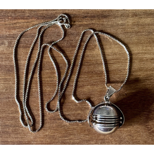 Vintage Sterling Silver 925 Expanding 4 Photo Locket Pendant on 34” Chain 19.2g