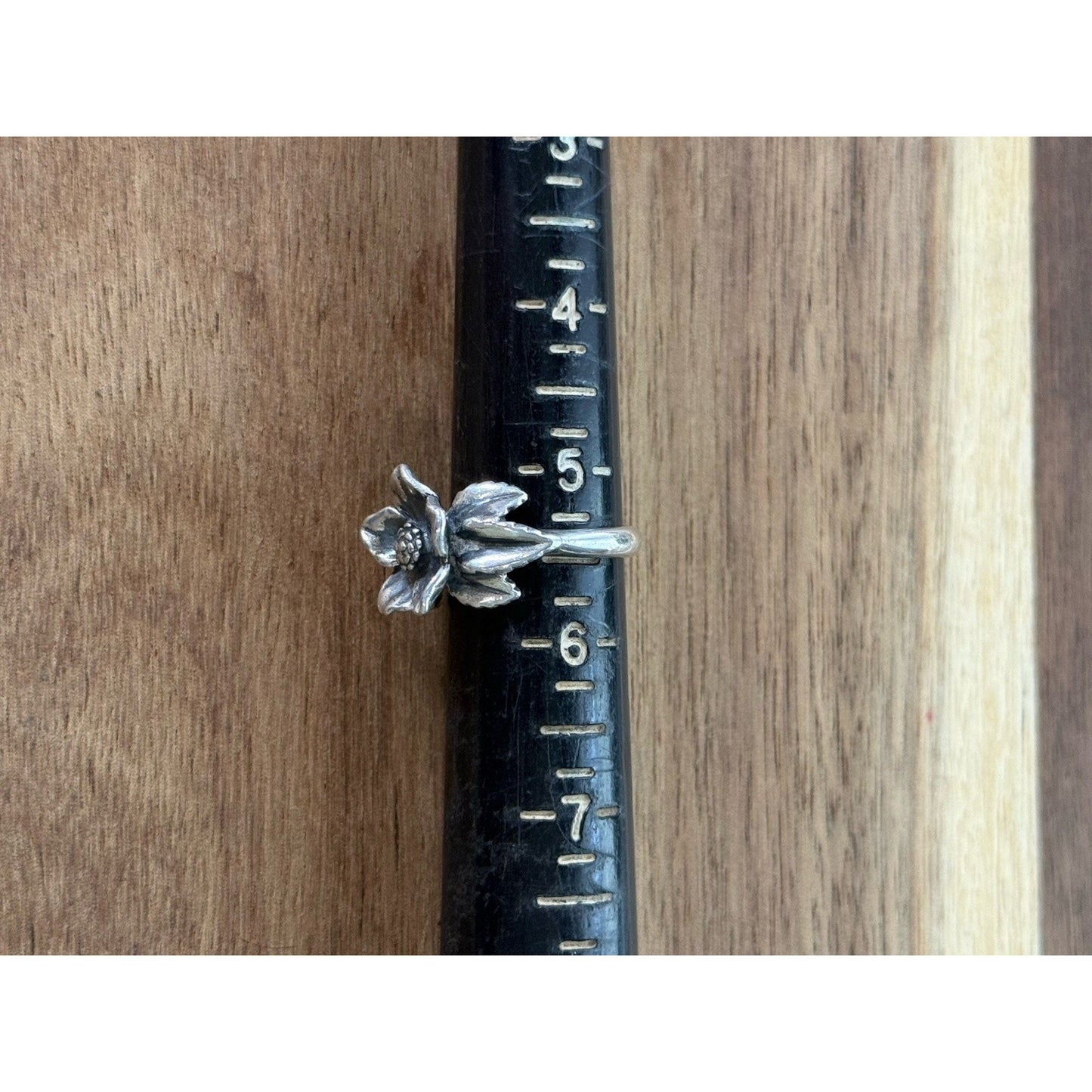 James Avery RARE Retired Silver Christmas Flower Ring Size 5.5
