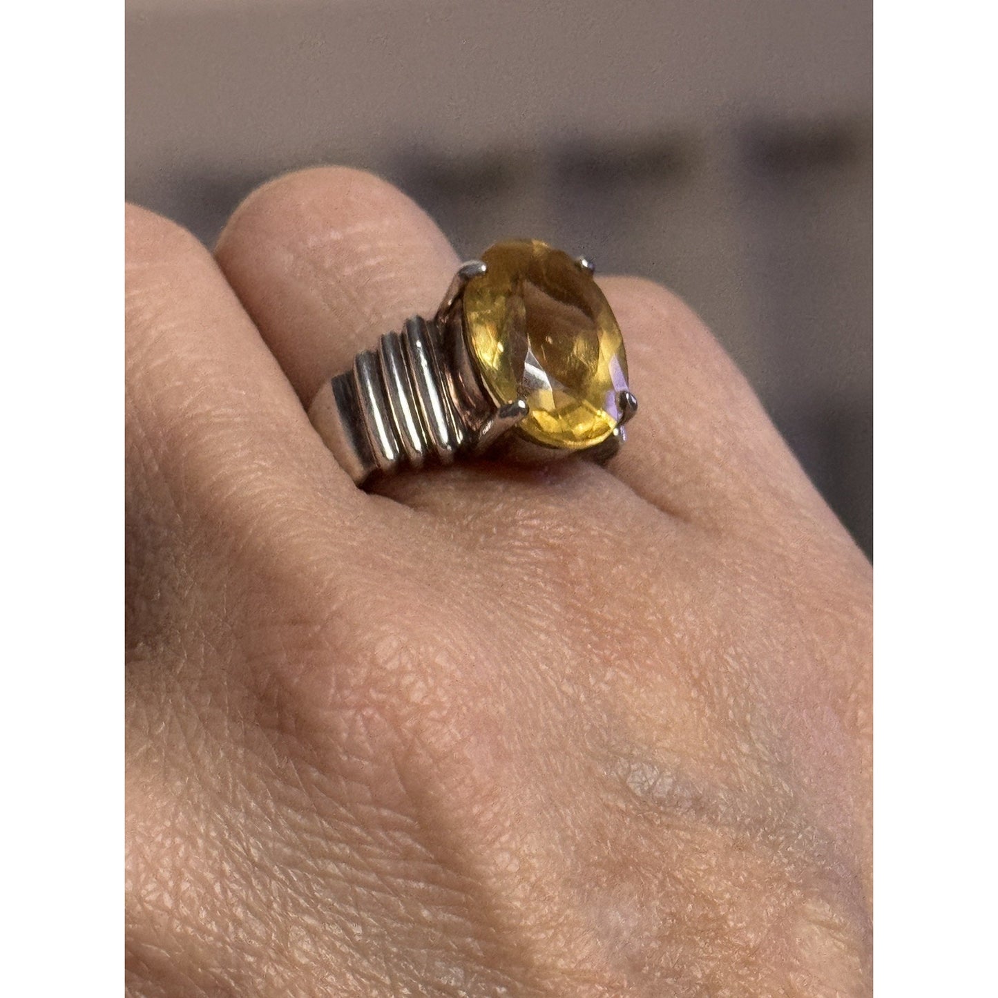 Vintage Sterling Silver 8.1g Citrine Ring Size 7.75 Ribbed Shoulder Design