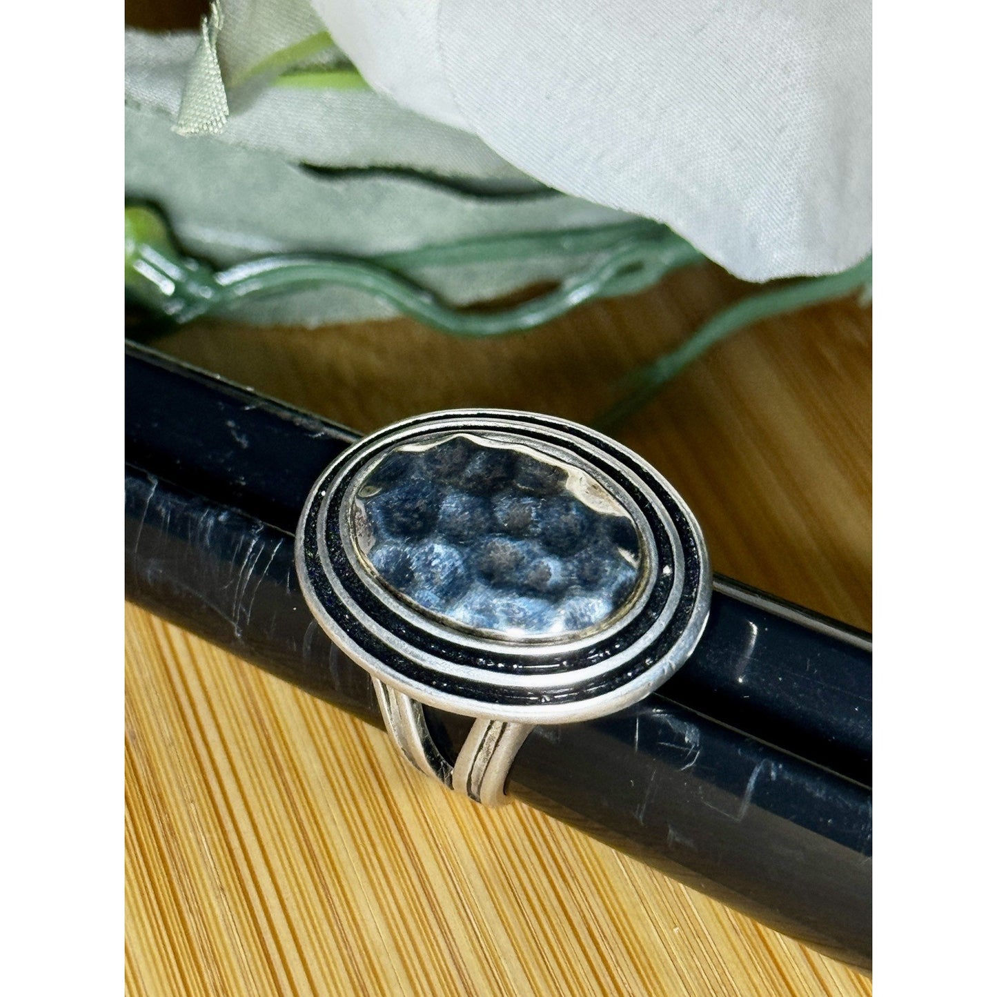 Vintage Premier Designs Hammered Oval Silver Tone Statement Ring Size 8.5 15grms