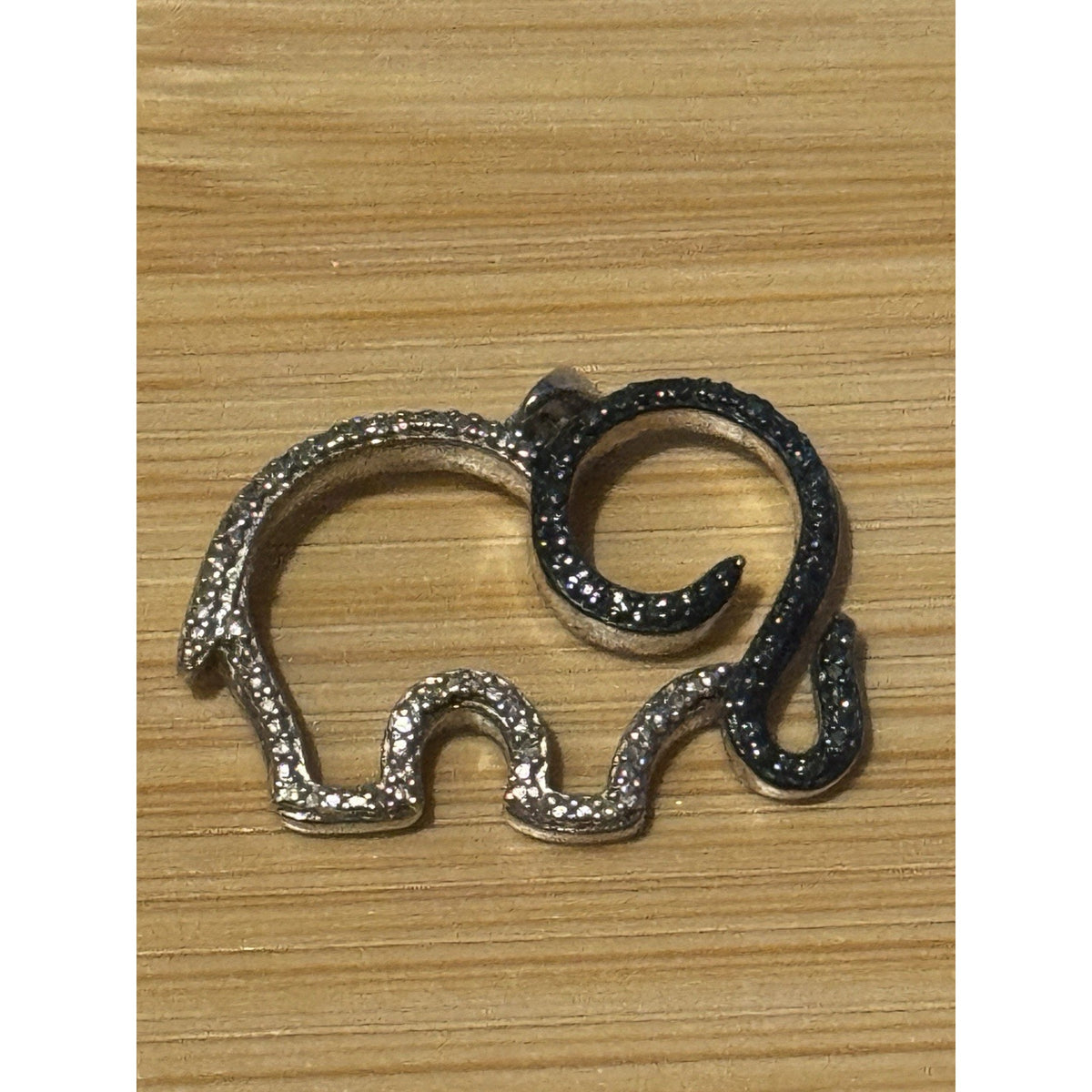 Kay Jewelers 1/10 Tow Blue And White Diamond Elephant Pendant