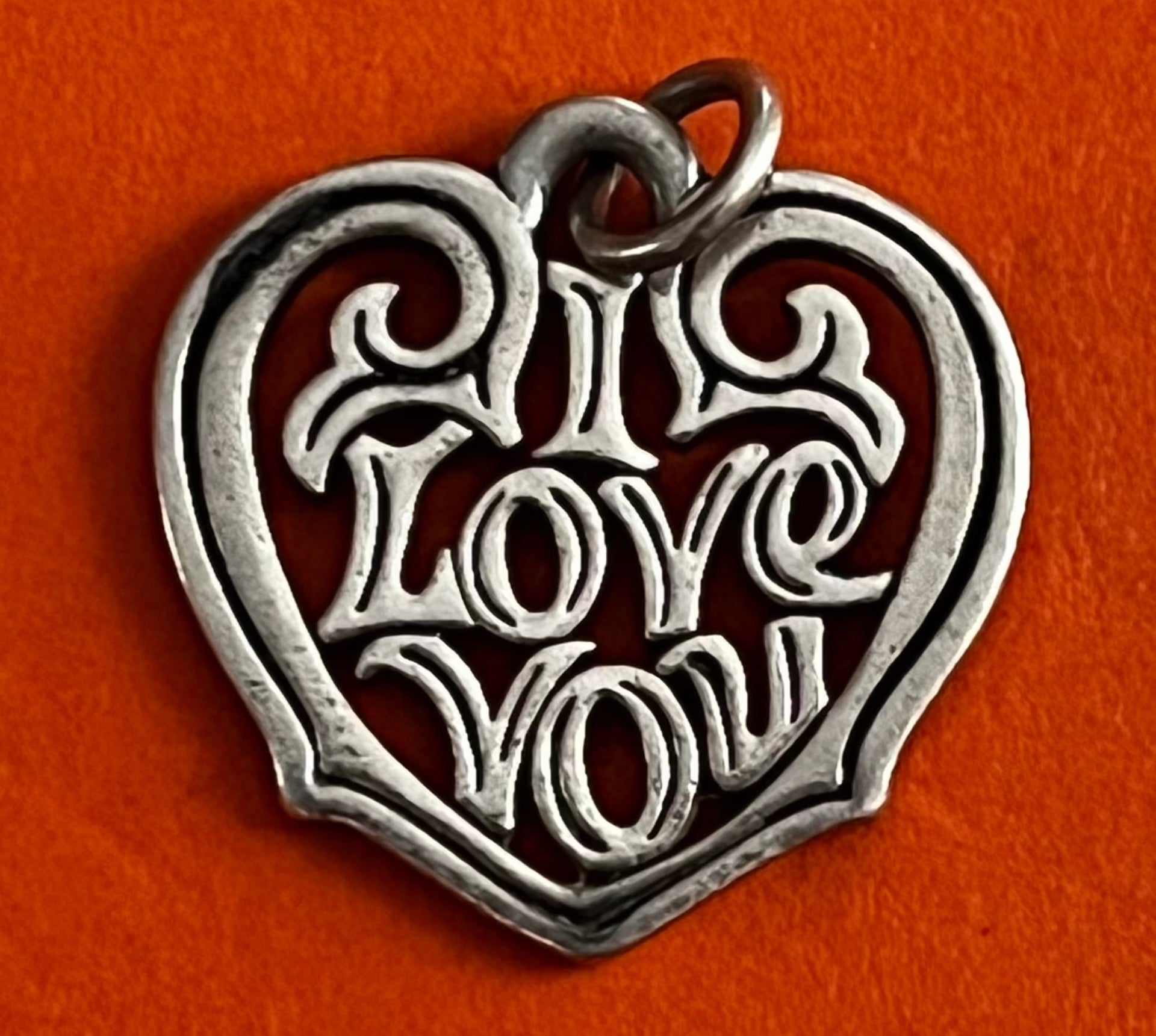 Pre Owned James Avery Retired Sterling Silver I Love You Heart