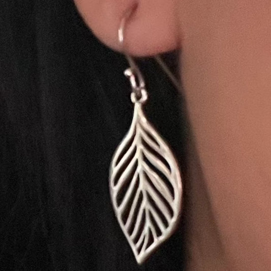 Pre-Owned James Avery Retired Sterling Silver Leaf Earrings