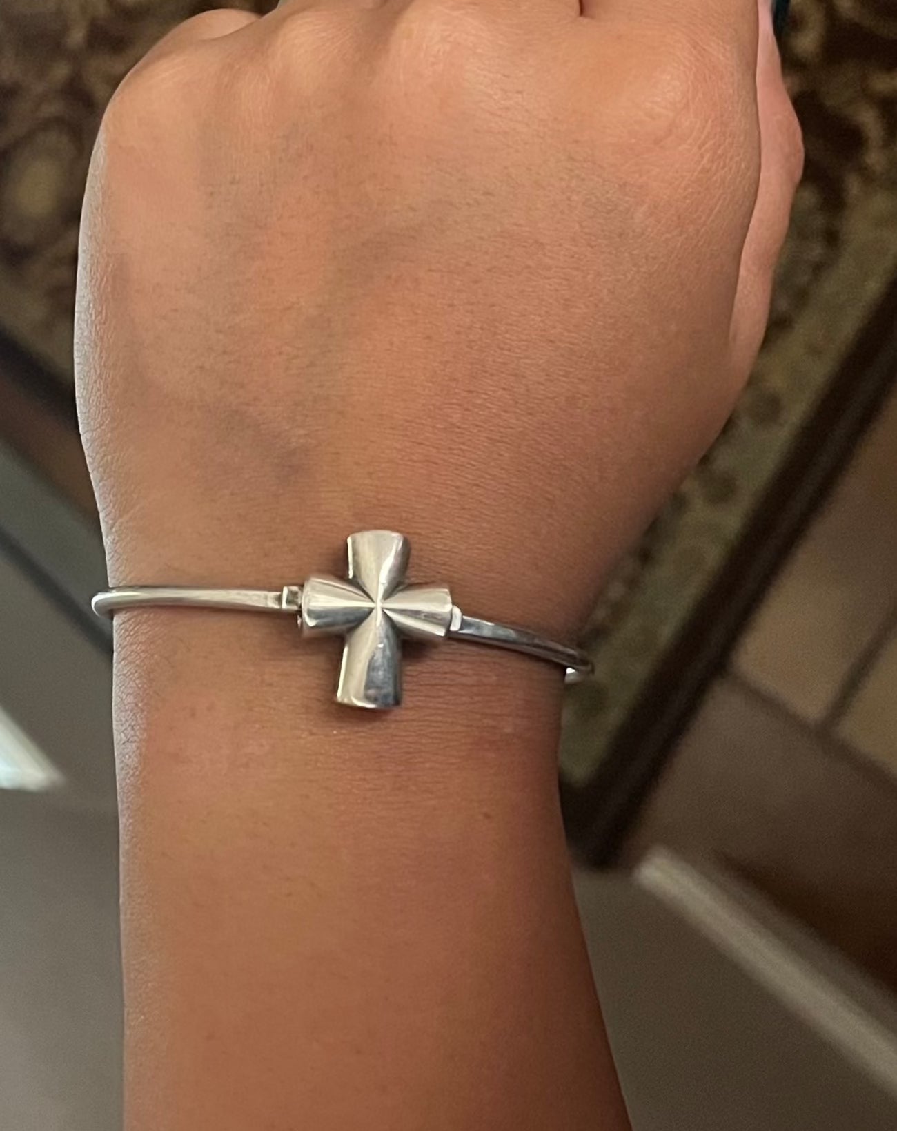 Pre-Owned James Avery Retired Sterling Silver St Teresa Cross Hook On Bracelet