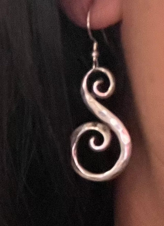 Pre-Owned James Avery Retired Sterling Silver Hammered Swirl Hook On Earrings