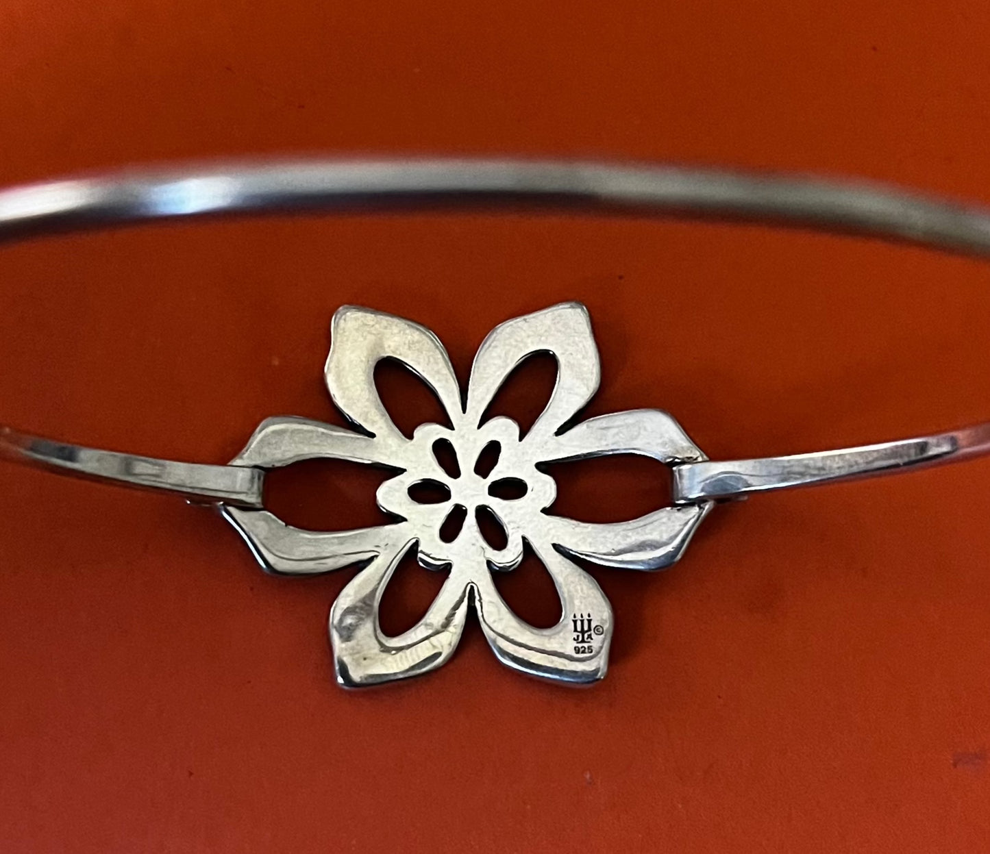 Pre-Owned James Avery Retired Sterling Silver Flower Hook On Bracelet