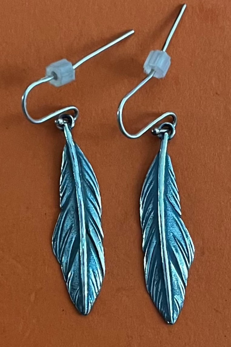 Pre-Owned James Avery Retired Sterling Silver Feather Dangle Earrings