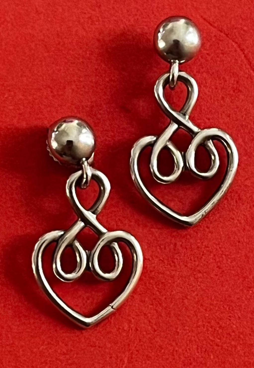 Pre-Owned James Avery Retired Sterling Silver Heart Scroll Post/Dangle Earrings