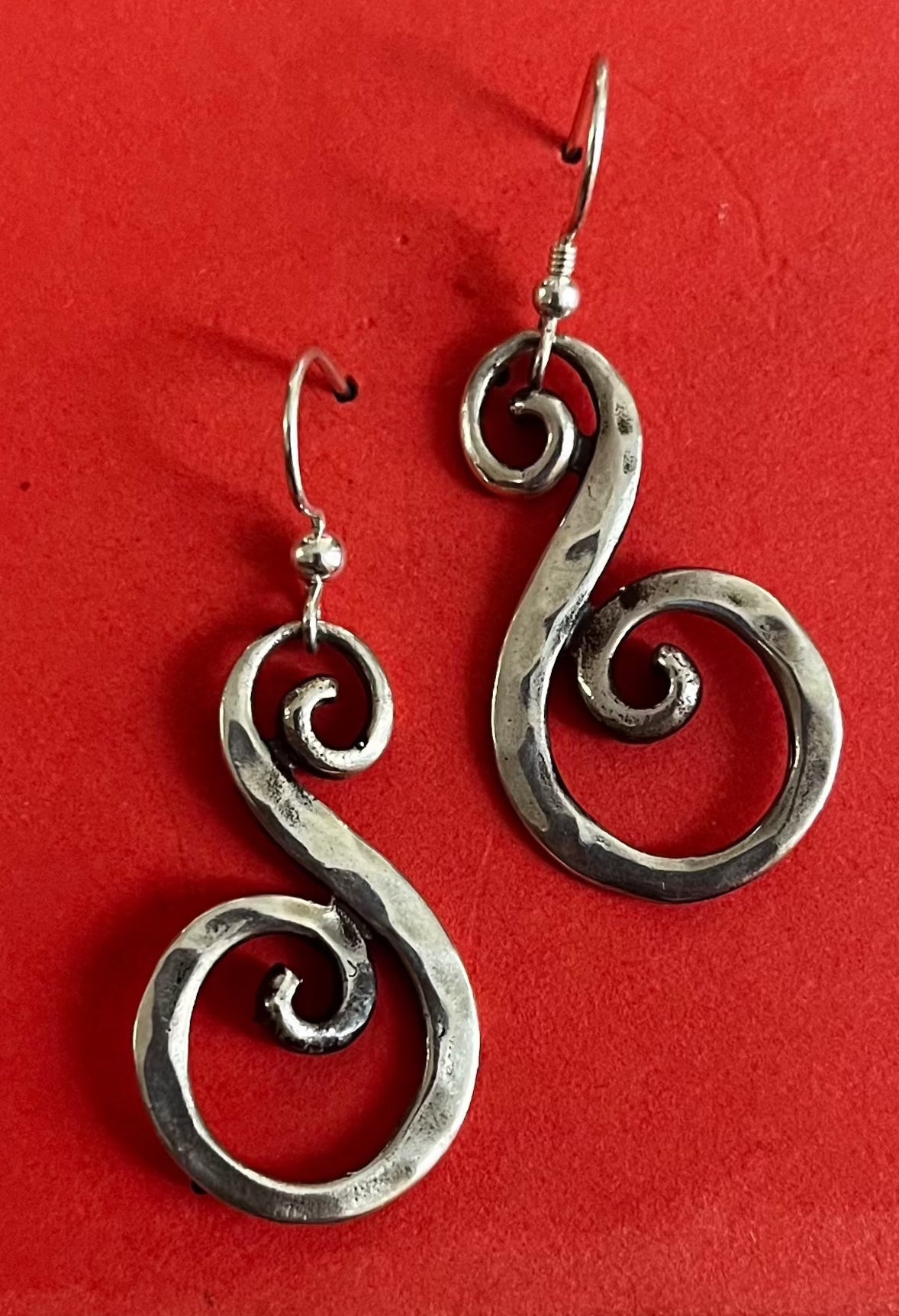 Pre-Owned James Avery Retired Sterling Silver Hammered Swirl Hook On Earrings