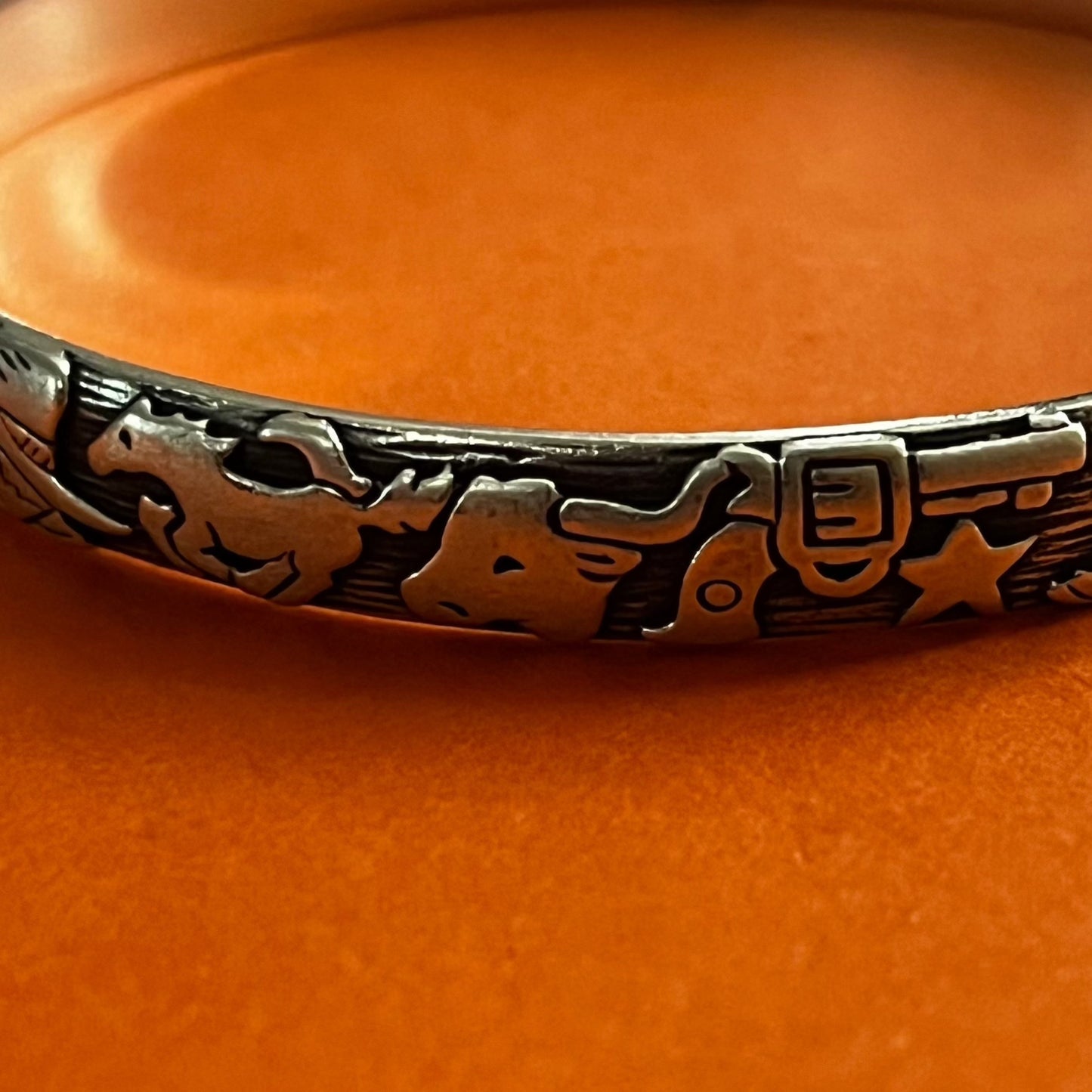 Pre-Owned James Avery Retired Rare & HTF Sterling Silver Rodeo Bangle Bracelet