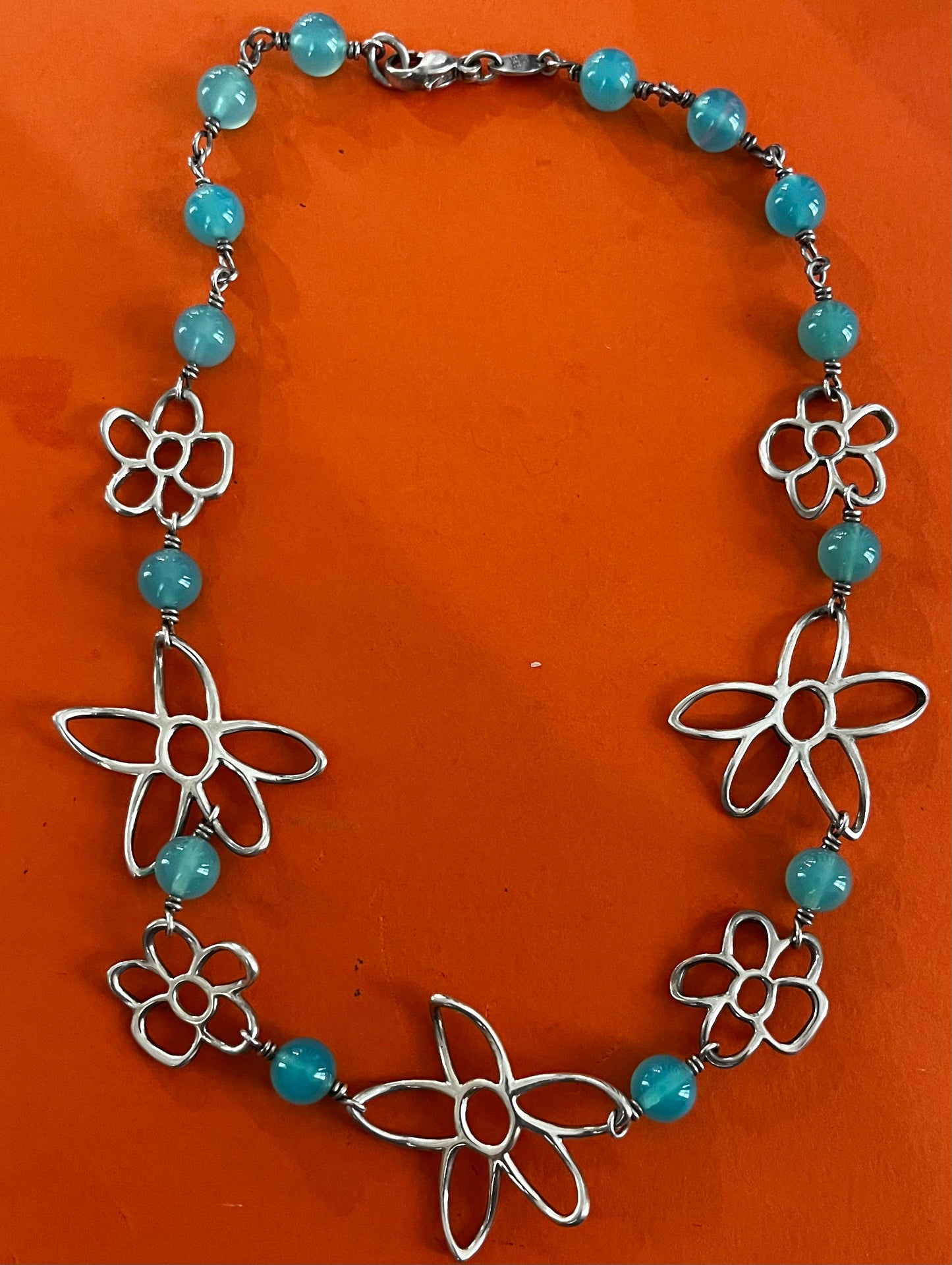 Pre-Owned James Avery Retired HTF Silver Freeform Flower With Chalcedony Beads Necklace