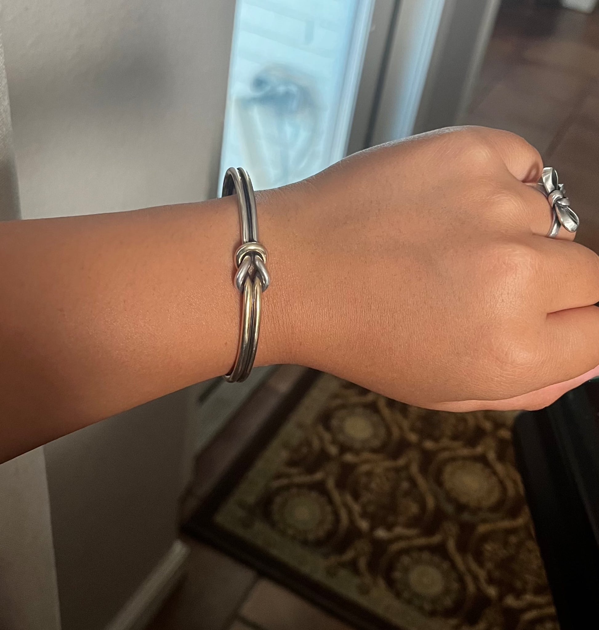 James avery lovers knot 2025 ring gold and silver