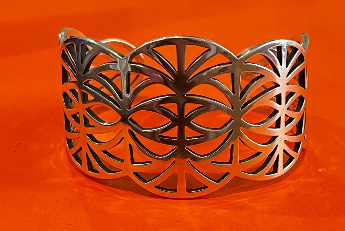 Pre-Owned James Avery Retired Sterling Silver WIDE Swirl Cuff Bracelet HEAVY