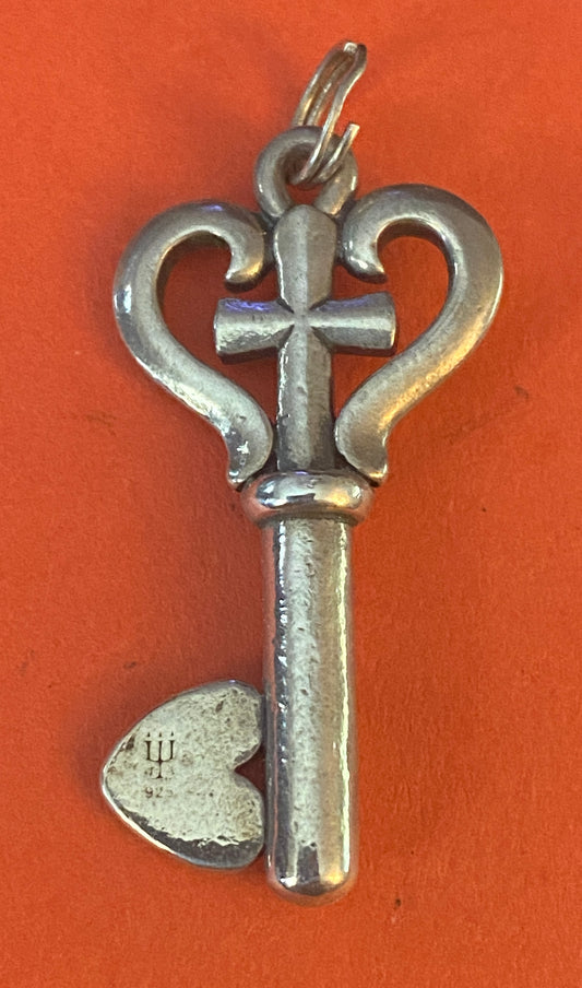 Pre-Owned James Avery Retired Silver Key of Faith Pendant