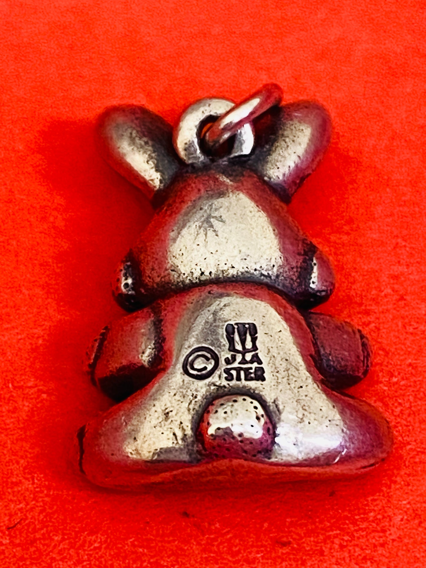 Pre-Owned James Avery Retired Silver 3D Bunny Charm